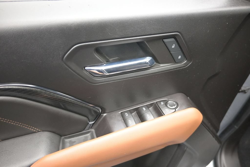 Used 2023 GMC Canyon AT4 w/ Canyon Safety Plus Package AWD/4WD image 10