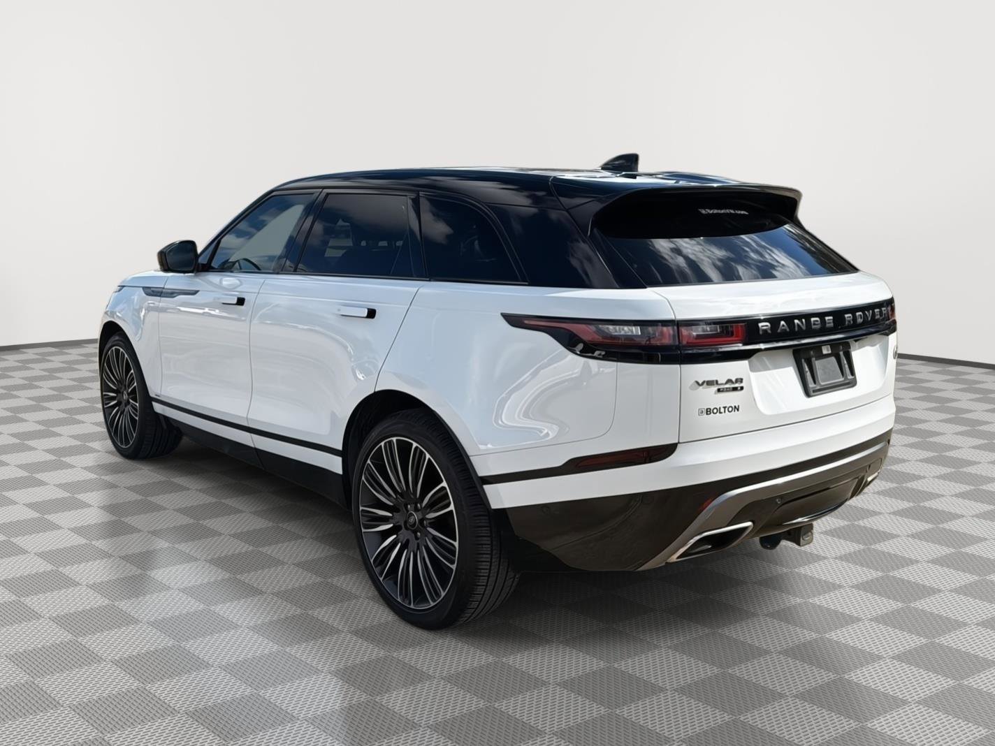 Used 2021 Land Rover Range Rover Velar R-Dynamic S image 3