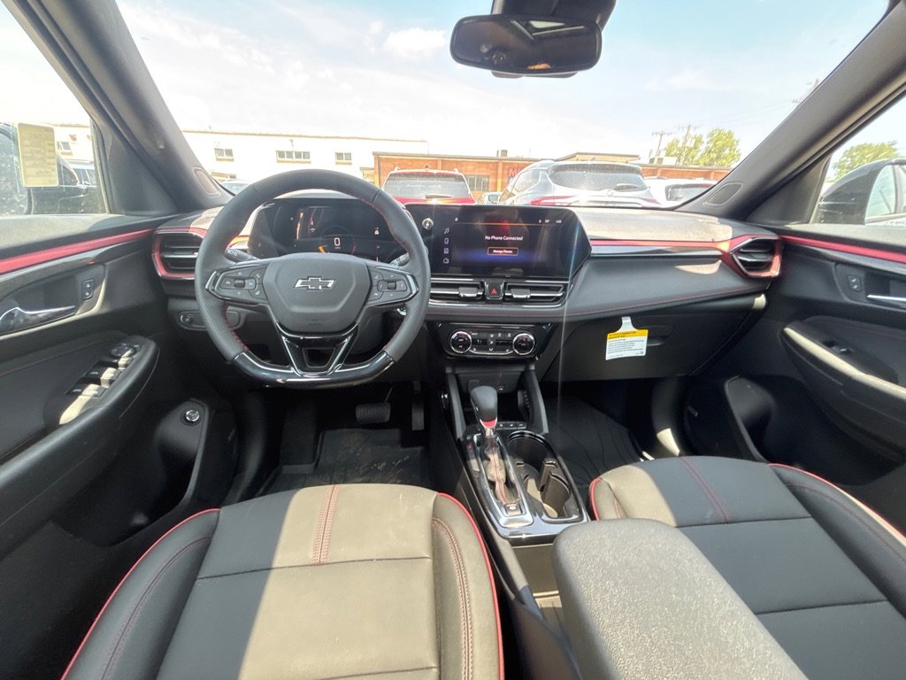 Used 2025 Chevrolet TrailBlazer RS w/ Convenience Package image 18