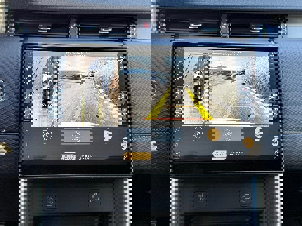 Used 2025 Land Rover Discovery Sport Dynamic SE image 31