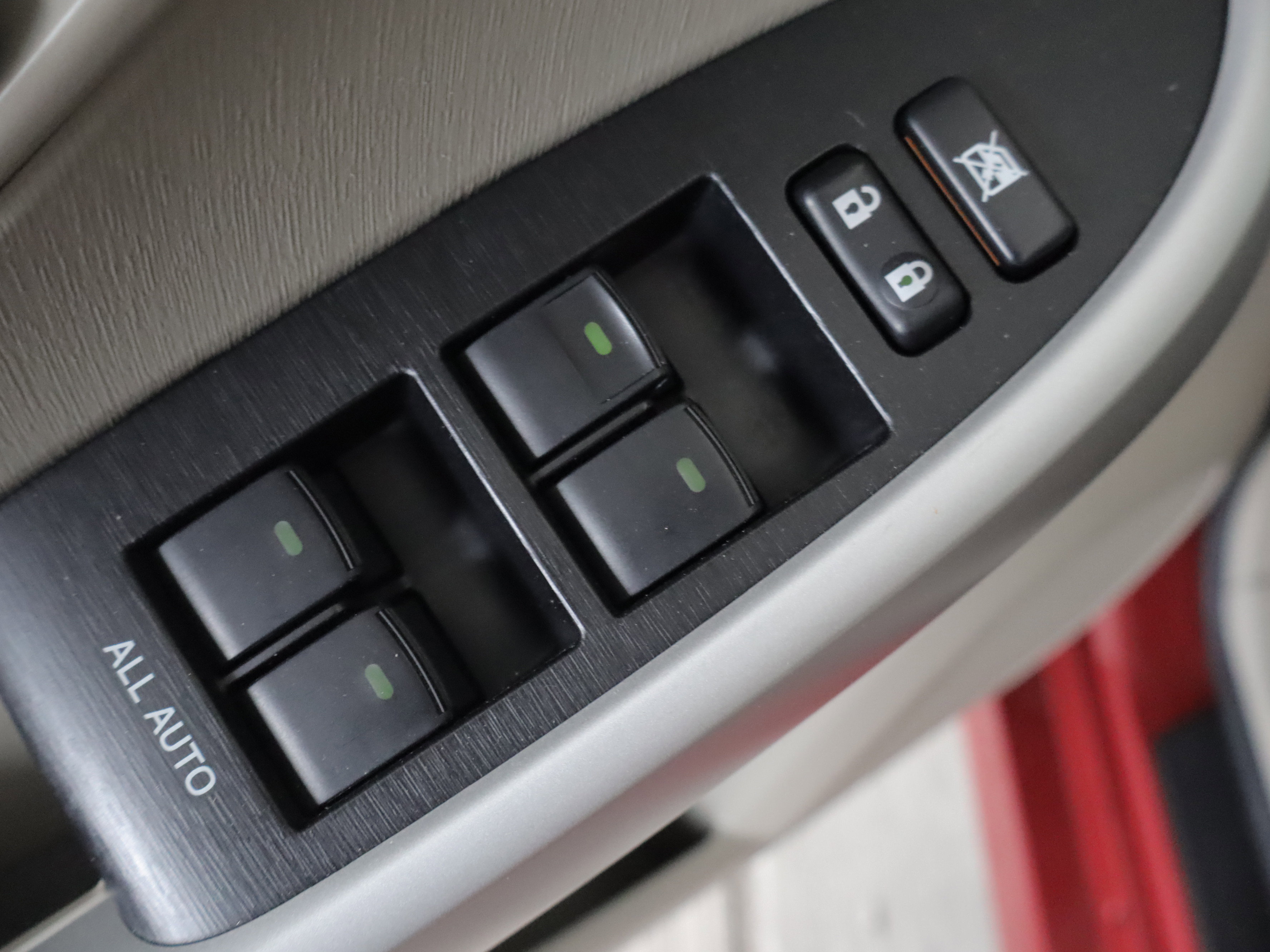 Used 2013 Toyota Prius Three w/ Solar Roof Pkg FWD image 12