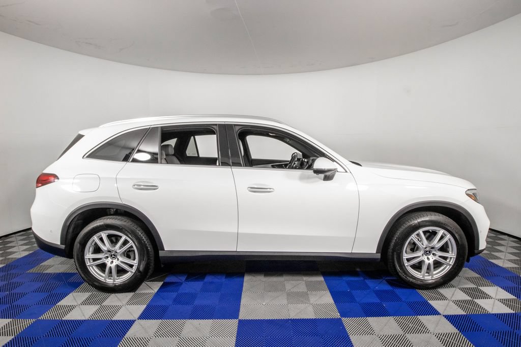 Used 2025 Mercedes-Benz GLC 300 image 5