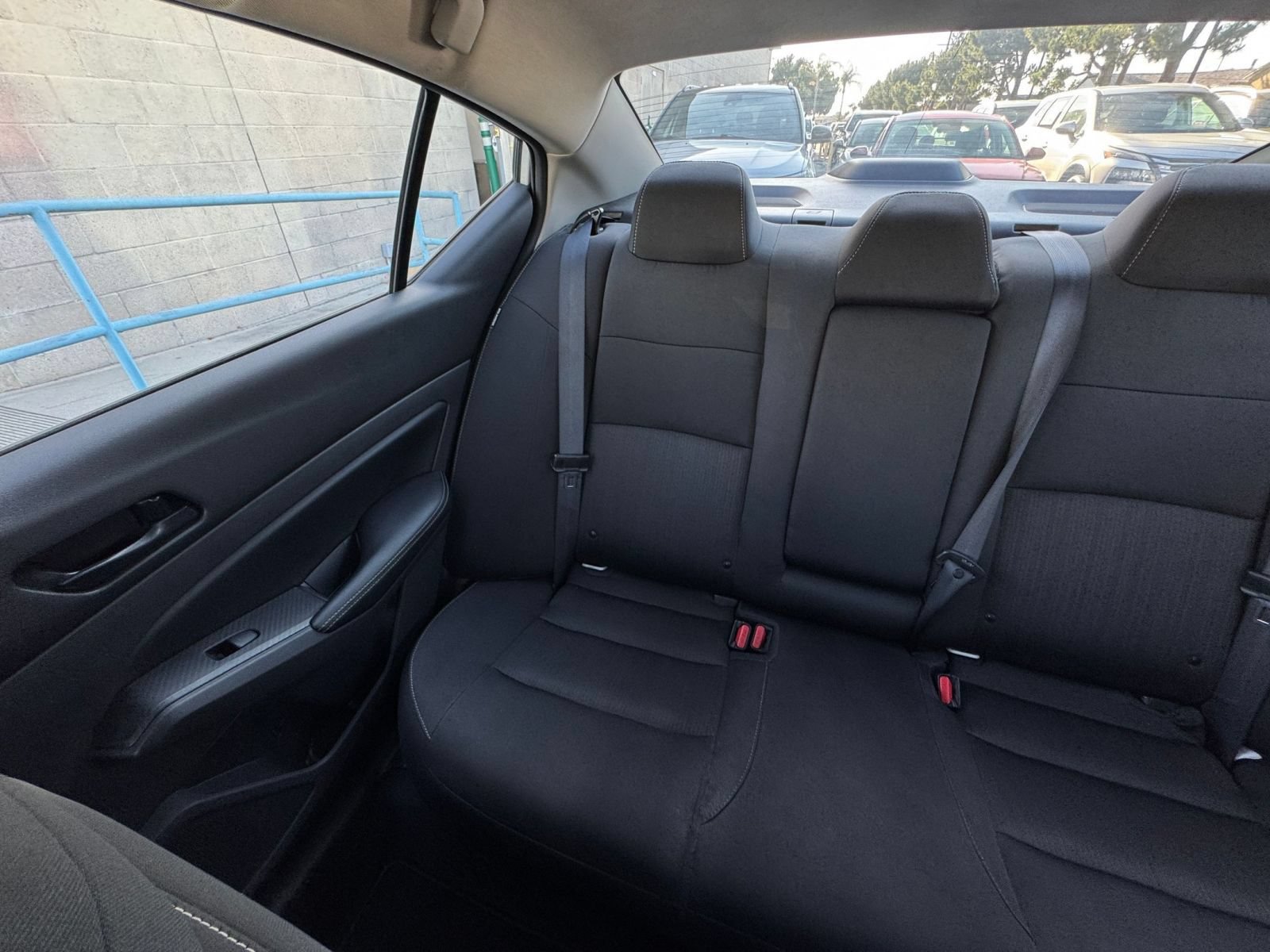 Used 2025 Nissan Altima 2.5 SV FWD image 39