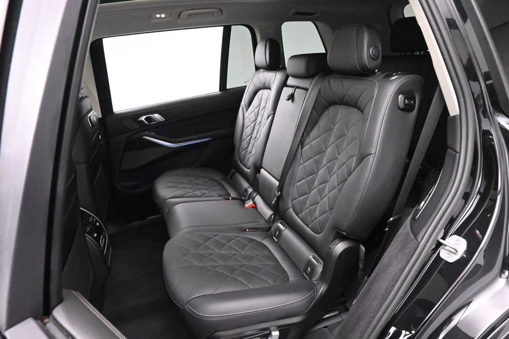 Used 2024 BMW X7 xDrive40i w/ Premium Package AWD/4WD image 15