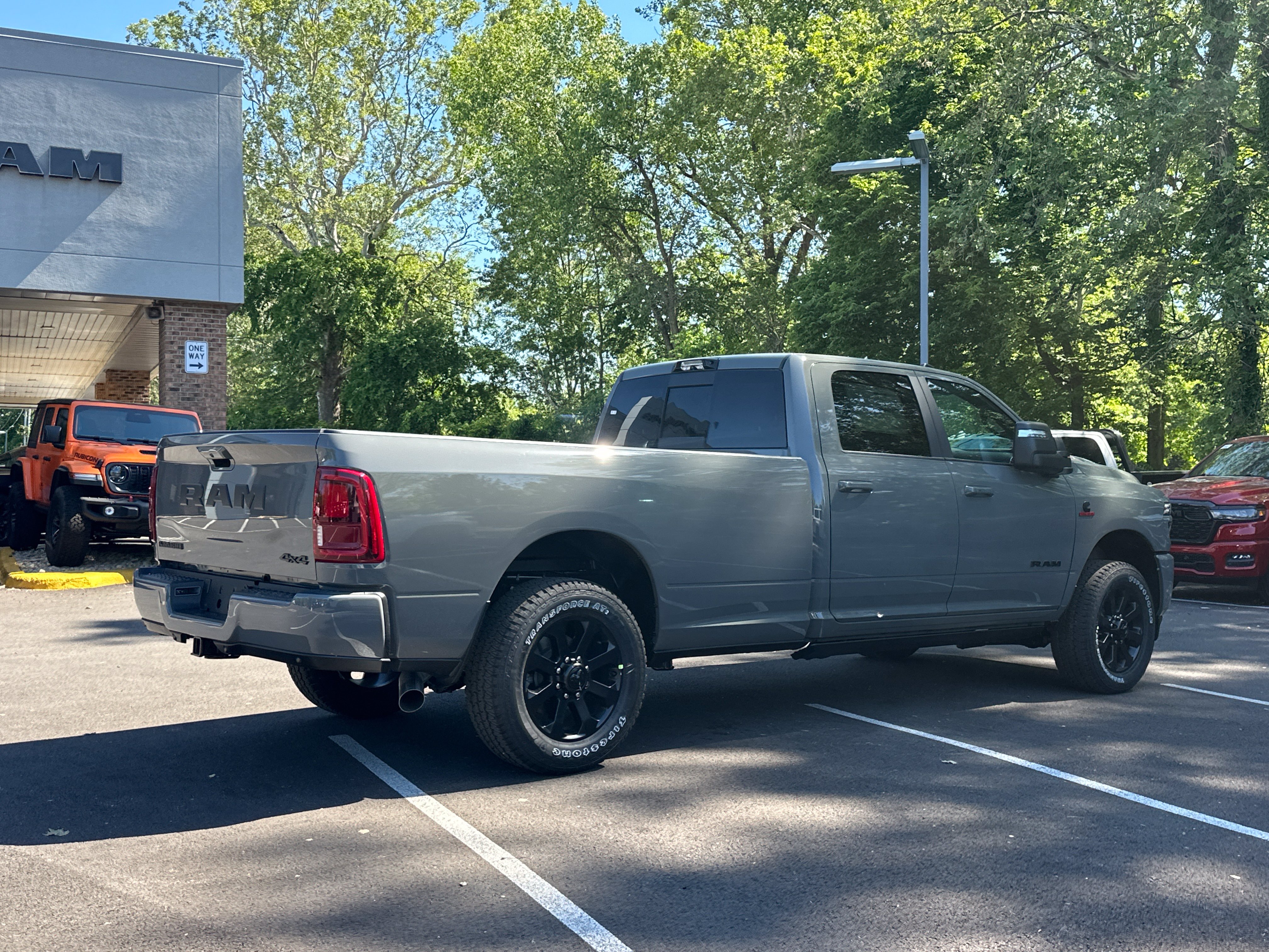 New 2026 RAM 2500 Laramie AWD/4WD image 19