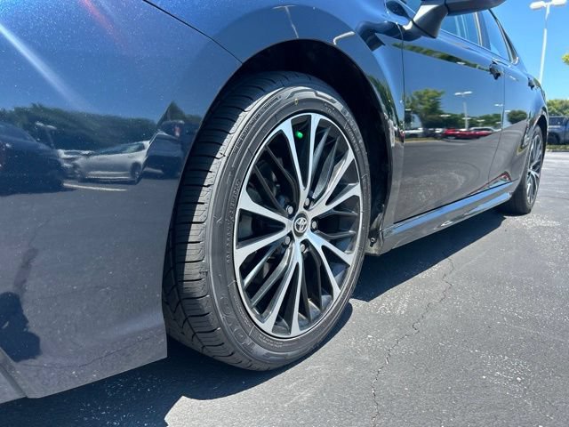 Used 2020 Toyota Camry SE FWD image 12