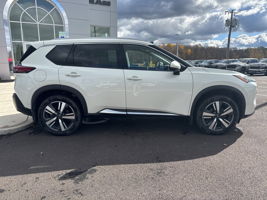 Used 2022 Nissan Rogue SL w/ SL Premium Package image 8