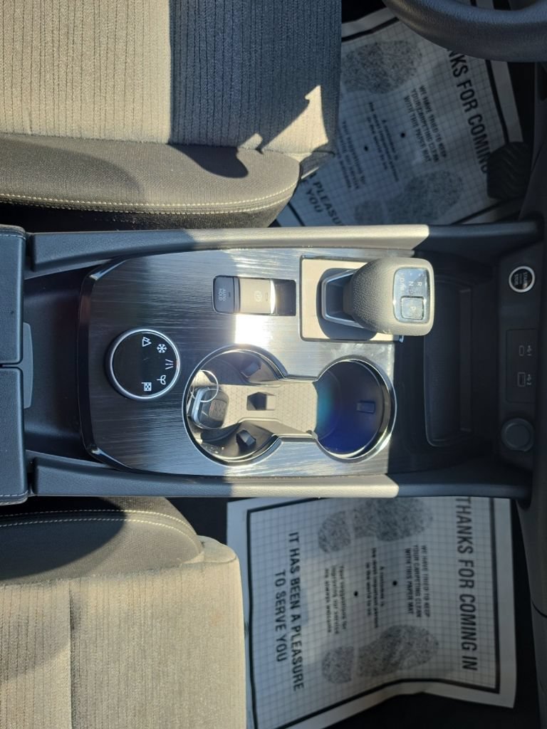 Used 2023 Nissan Rogue SV AWD/4WD image 33