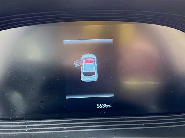 Certified 2025 Hyundai Venue SEL image 27