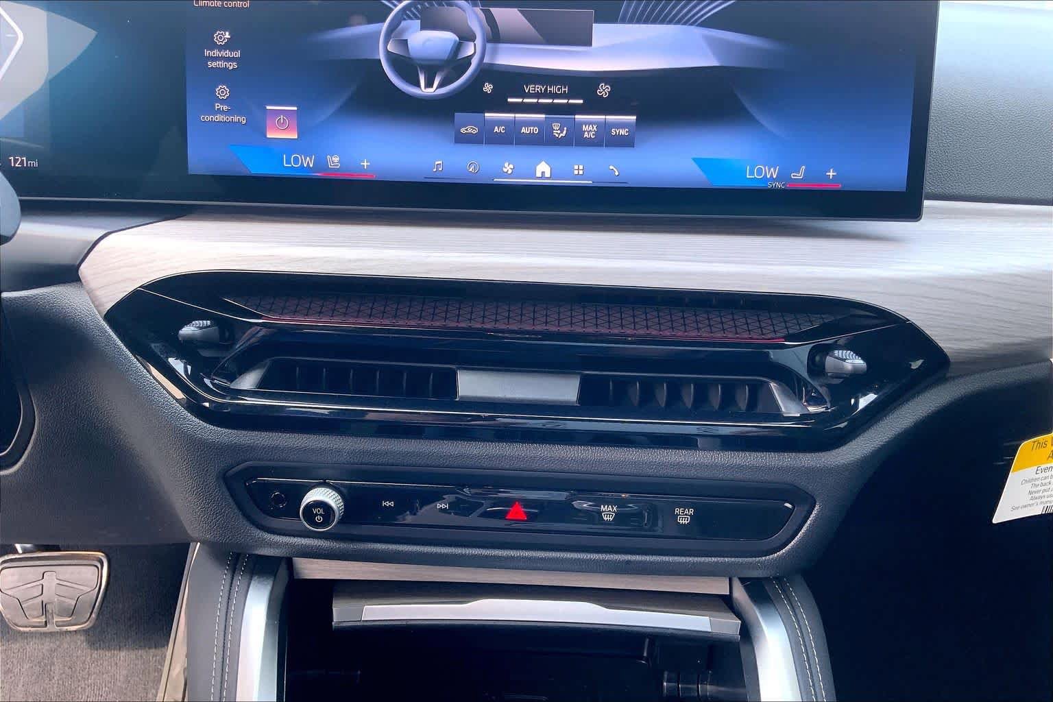 Certified 2025 BMW i4 eDrive40 w/ M Sport Package RWD image 33
