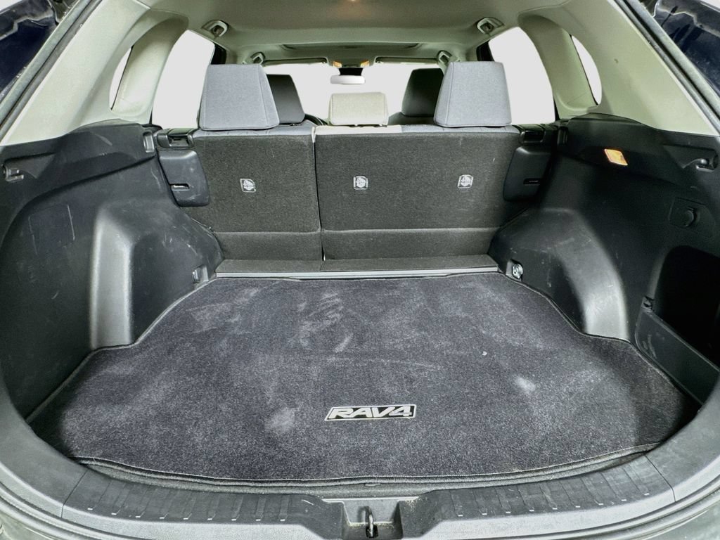 Used 2019 Toyota RAV4 XLE FWD image 28