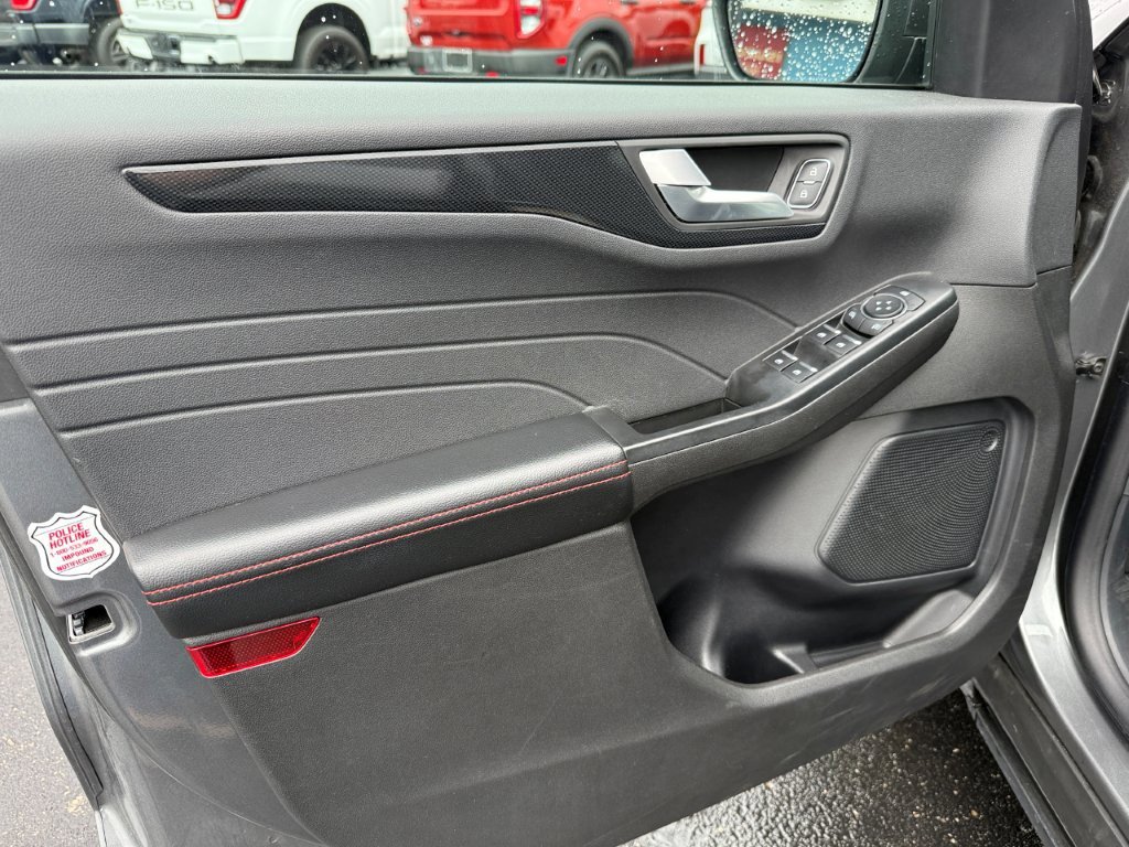 Used 2025 Ford Escape ST-Line AWD/4WD image 9