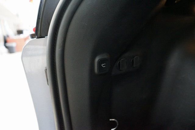 Used 2019 Jeep Cherokee Limited image 50