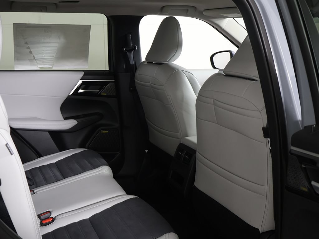 New 2026 Mitsubishi Outlander SE FWD image 32