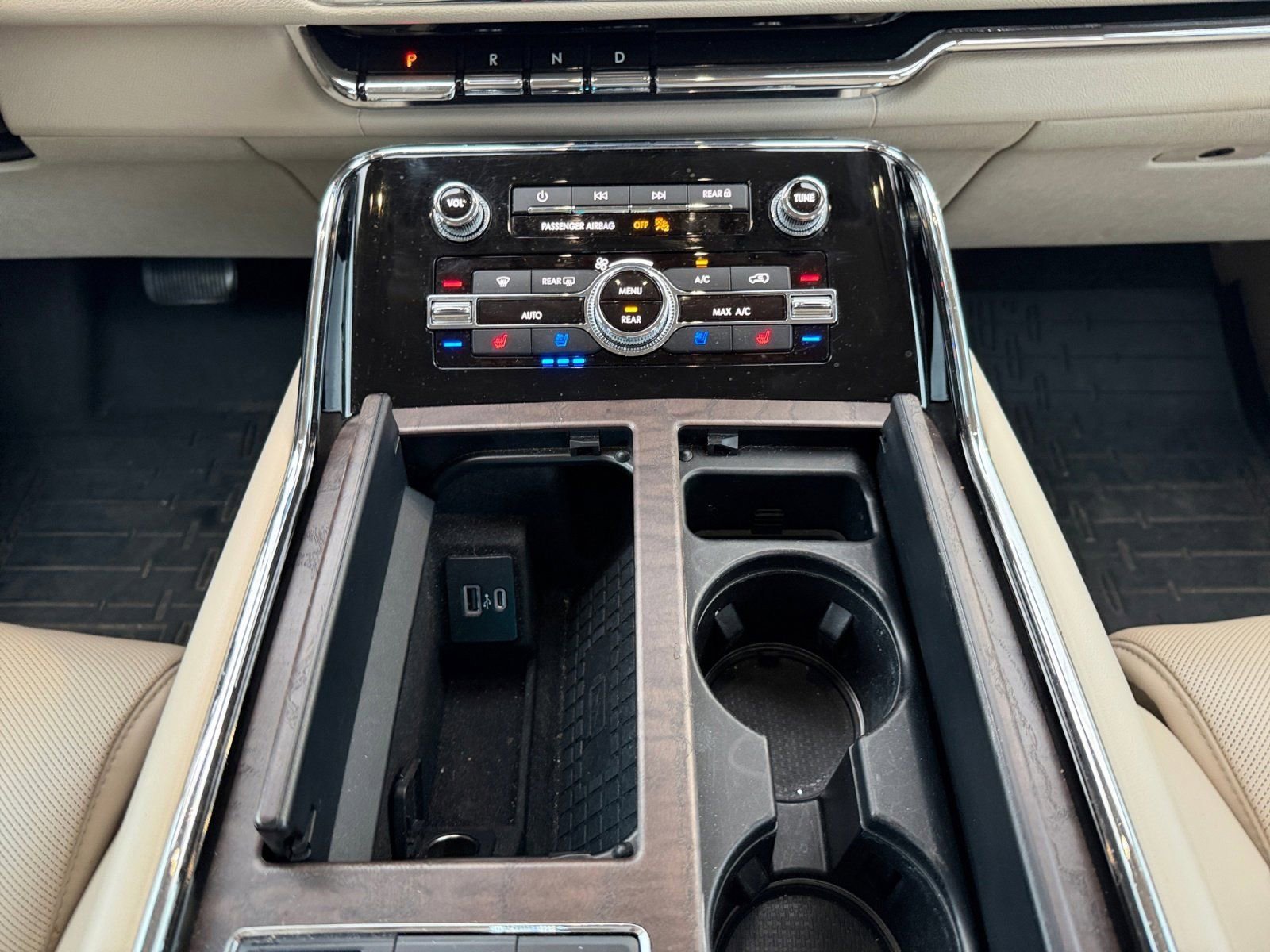 Used 2020 Lincoln Navigator Reserve w/ Luxury Package AWD/4WD image 11