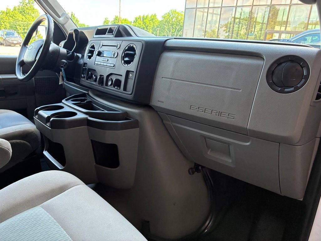 Used 2014 Ford E-350 and Econoline 350 XLT RWD image 37
