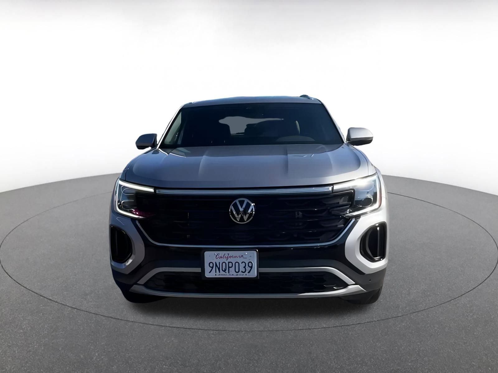 Used 2025 Volkswagen Atlas Cross Sport SE image 4