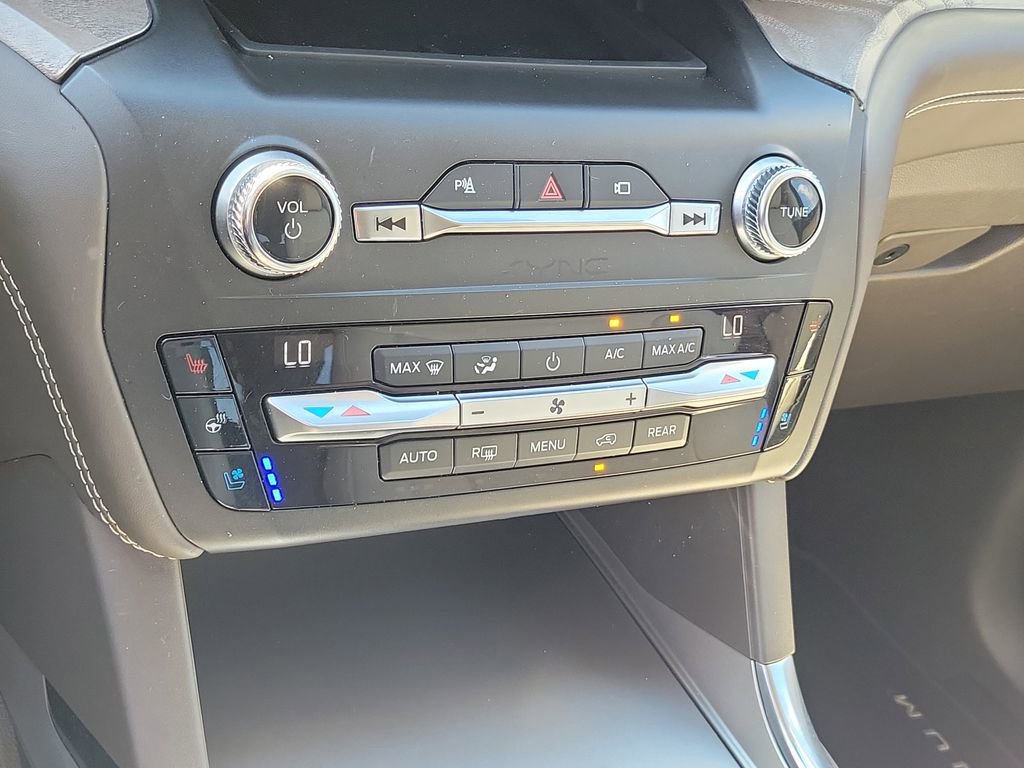 Used 2020 Ford Explorer Platinum image 36