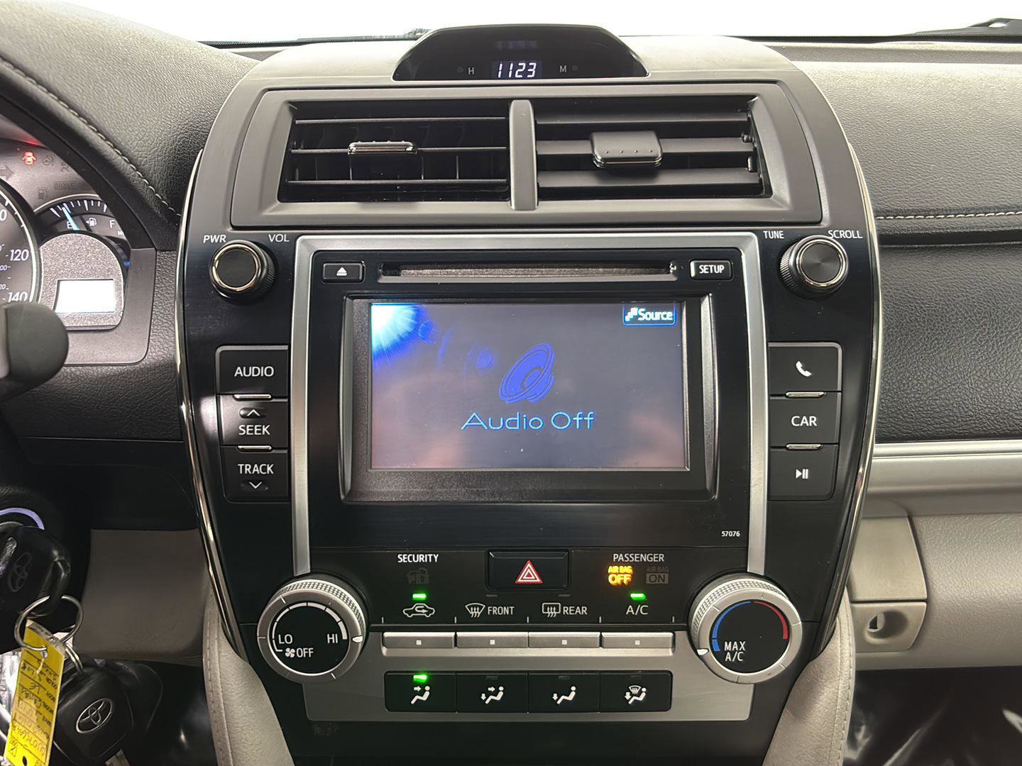 Used 2014 Toyota Camry LE FWD image 33