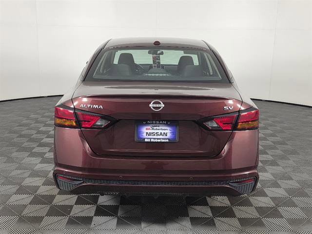 Used 2024 Nissan Altima 2.5 SV FWD image 5