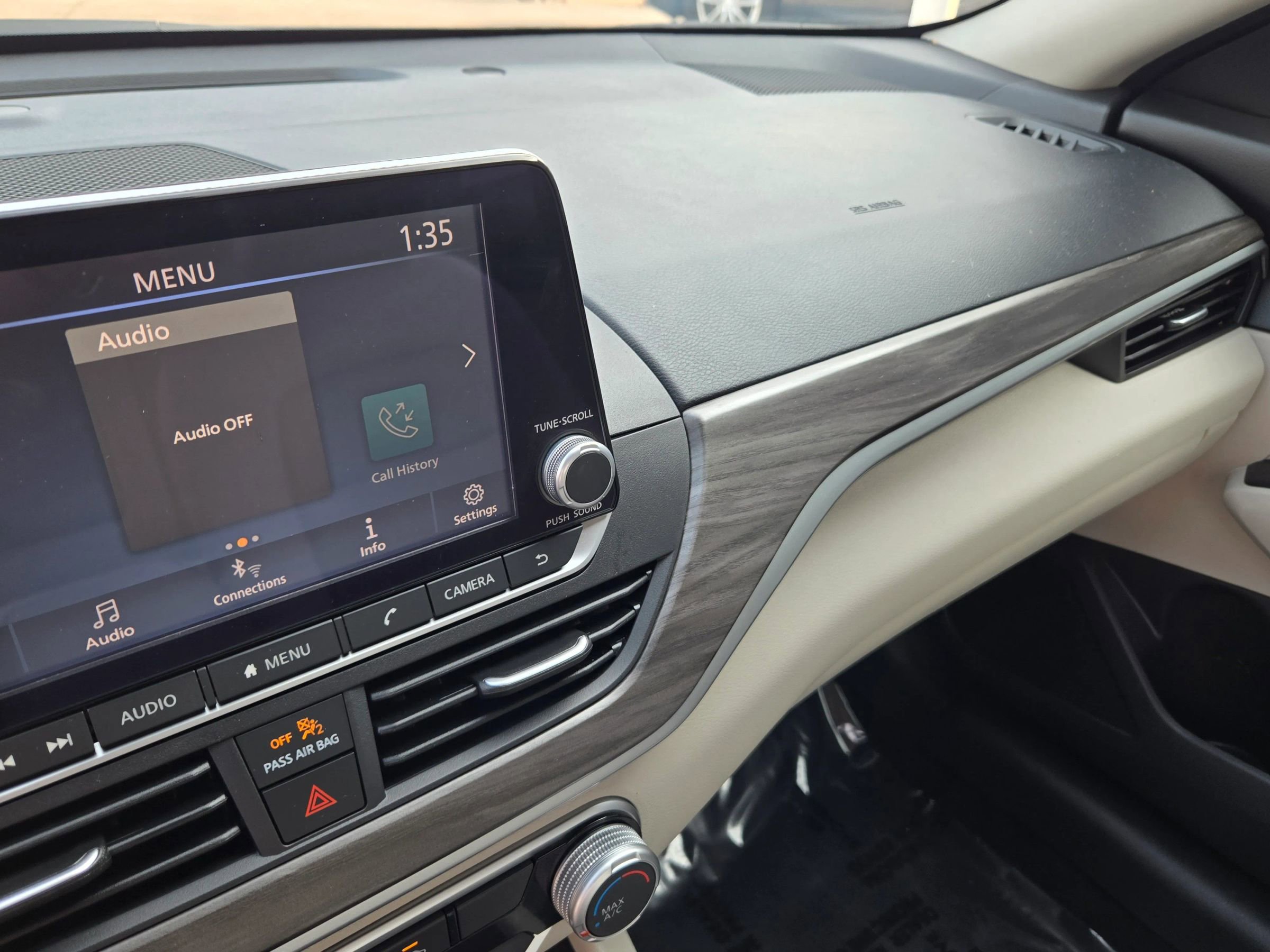 Used 2025 Nissan Altima 2.5 SV image 39