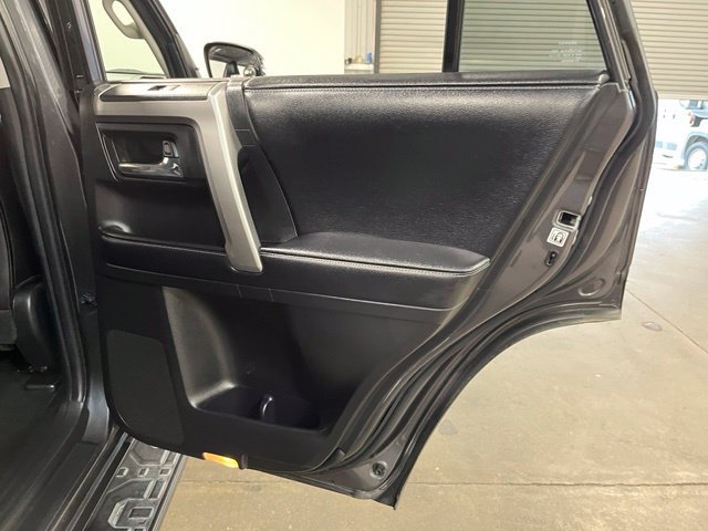 Used 2016 Toyota 4Runner SR5 Premium RWD image 16