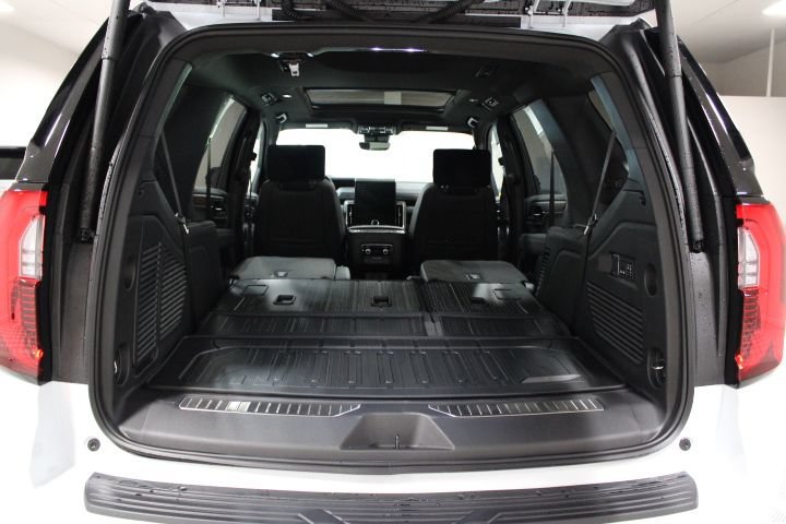 New 2026 GMC Yukon Denali w/ Denali Reserve Package AWD/4WD image 17