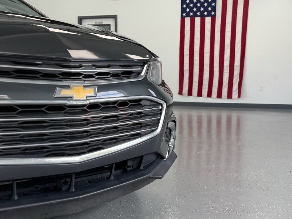Used 2018 Chevrolet Malibu LT FWD image 11
