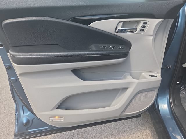 Used 2016 Honda Pilot Touring image 12