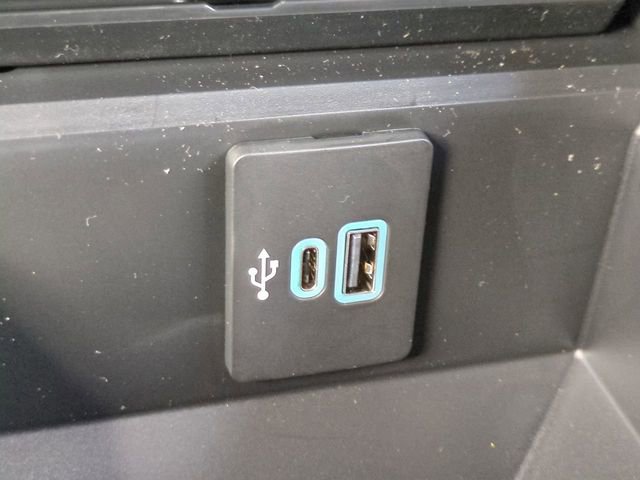 New 2026 Ford F250 Lariat w/ Black Appearance Package image 23