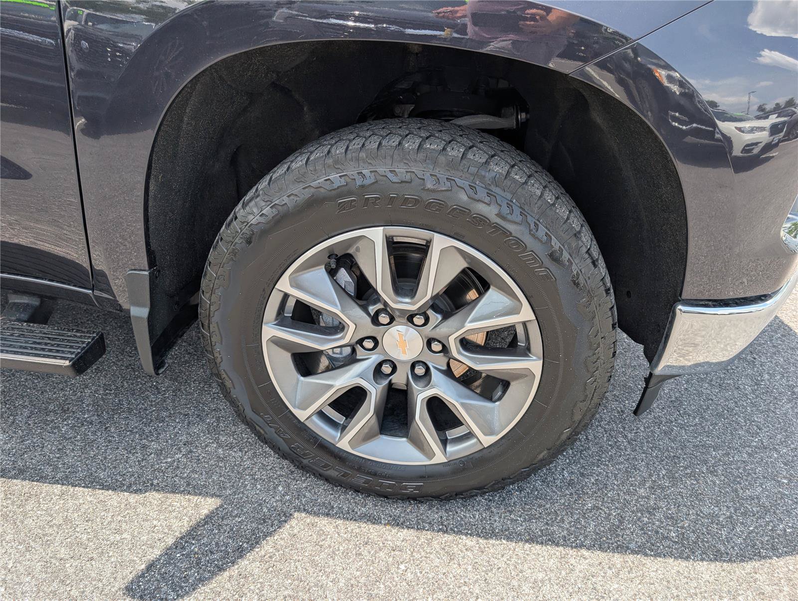 Used 2024 Chevrolet Silverado 1500 LT AWD/4WD image 9