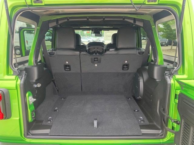 New 2026 Jeep Wrangler Unlimited Rubicon w/ Xtreme 35 Tire Package AWD/4WD image 28