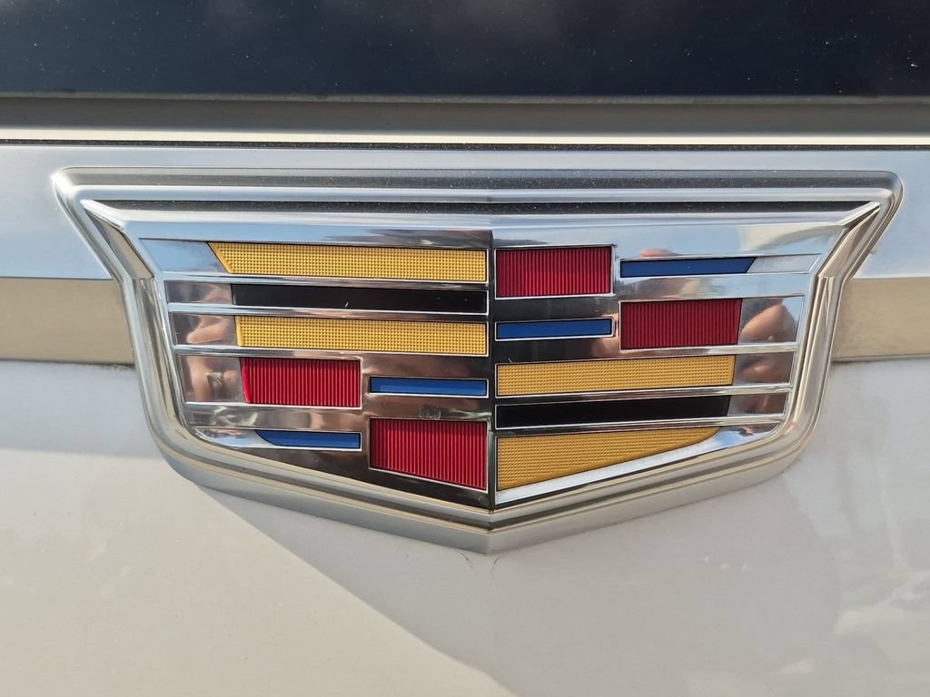 Used 2018 Cadillac Escalade Premium Luxury AWD/4WD image 24
