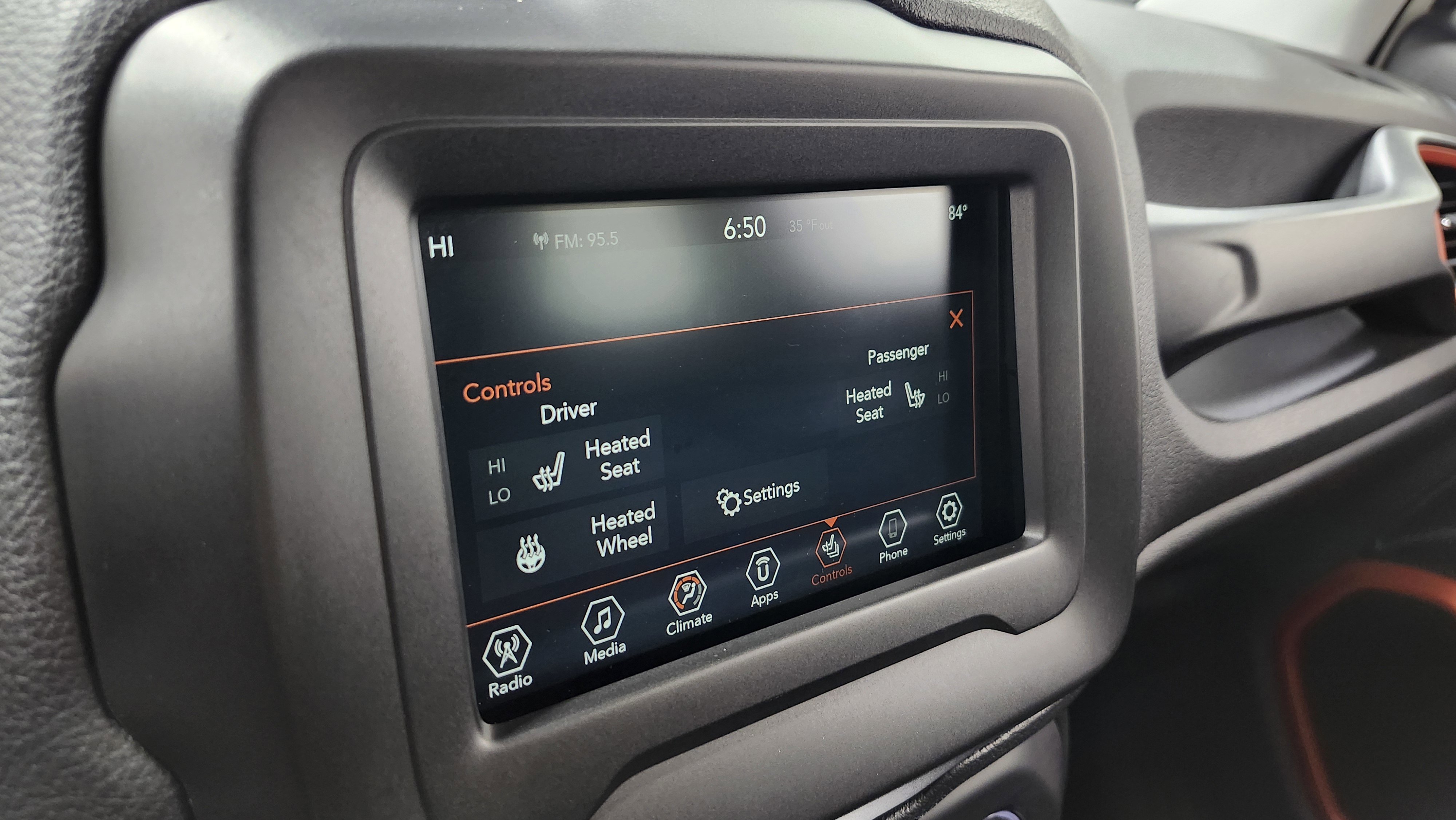 Used 2020 Jeep Renegade Latitude image 6