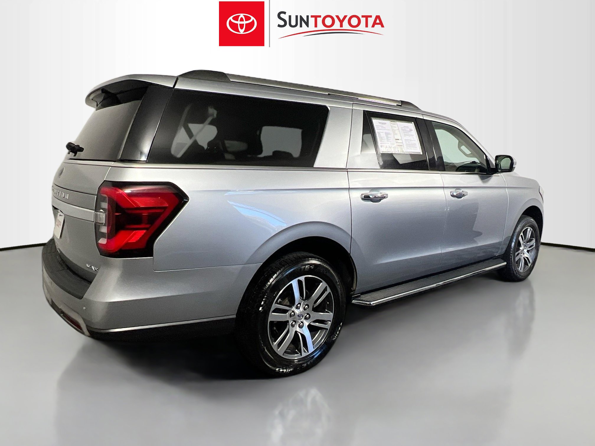 Used 2023 Ford Expedition Max Limited image 4