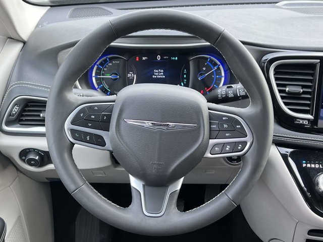Certified 2024 Chrysler Pacifica Select image 12