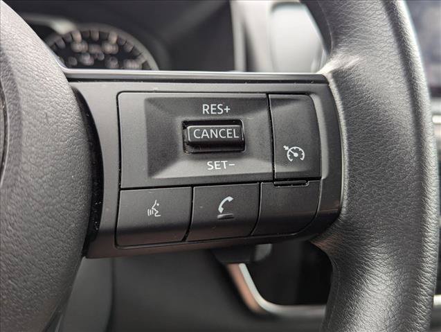 Used 2024 Nissan Rogue S FWD image 11
