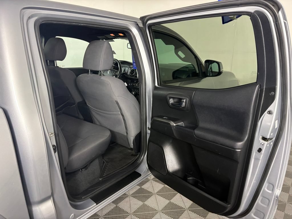 Used 2019 Toyota Tacoma TRD Sport w/ Technology Package AWD/4WD image 29