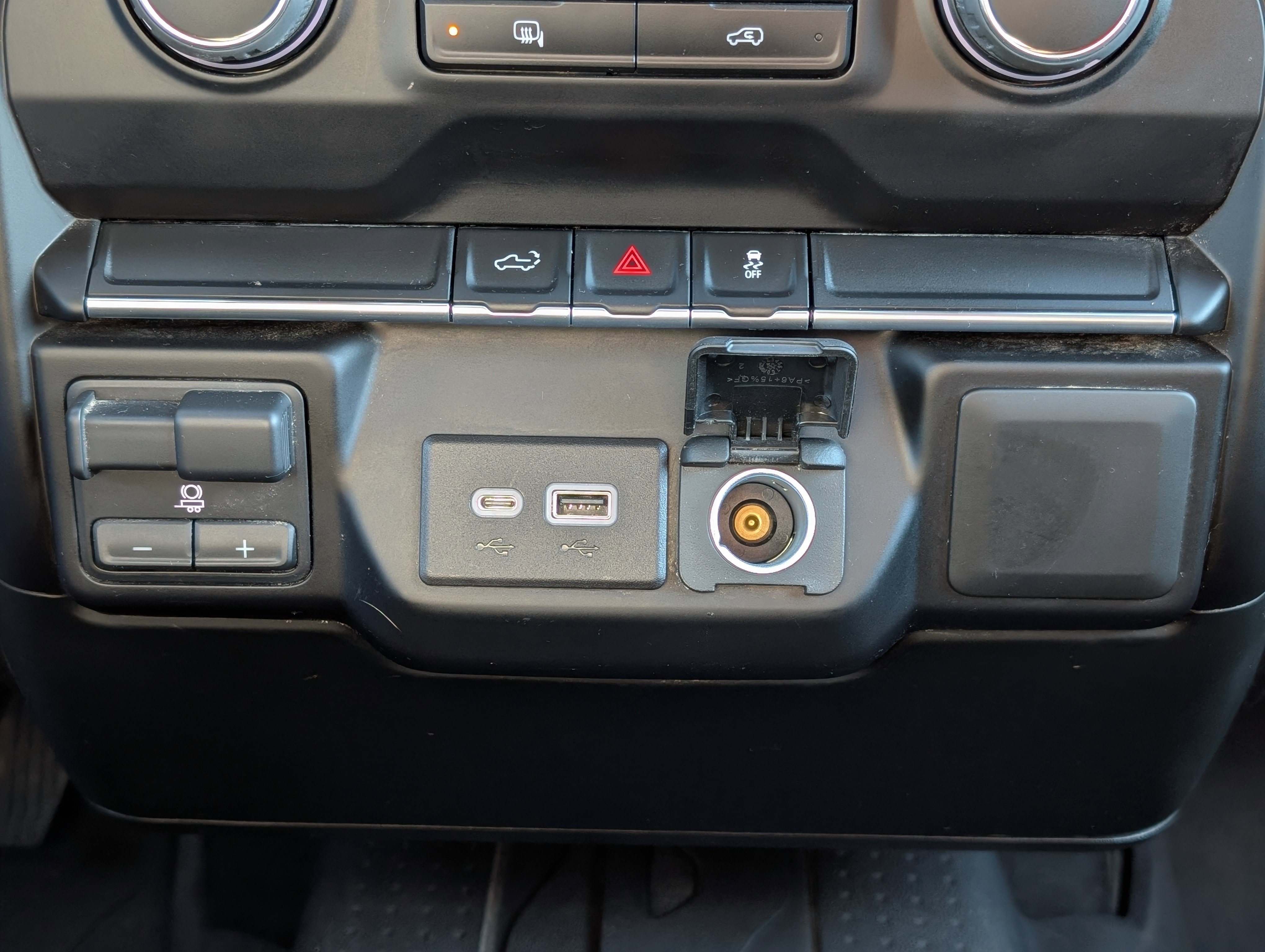 Used 2023 Chevrolet Silverado 2500 LT w/ Snow Plow Prep/Camper Package image 21