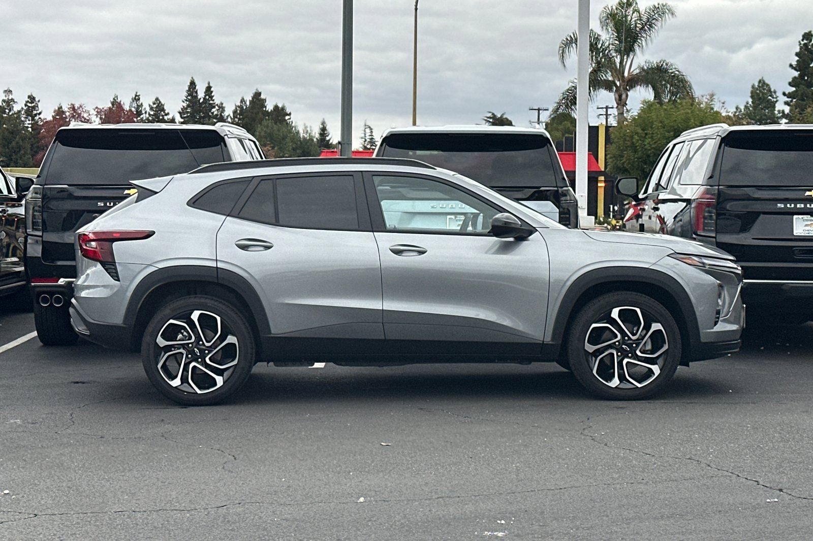 Used 2025 Chevrolet Trax RS w/ Driver Confidence Package image 4