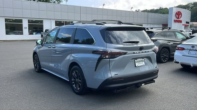 Certified 2024 Toyota Sienna XLE Woodland Edition image 4