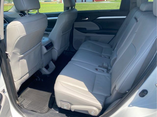 Used 2019 Toyota Highlander XLE image 20