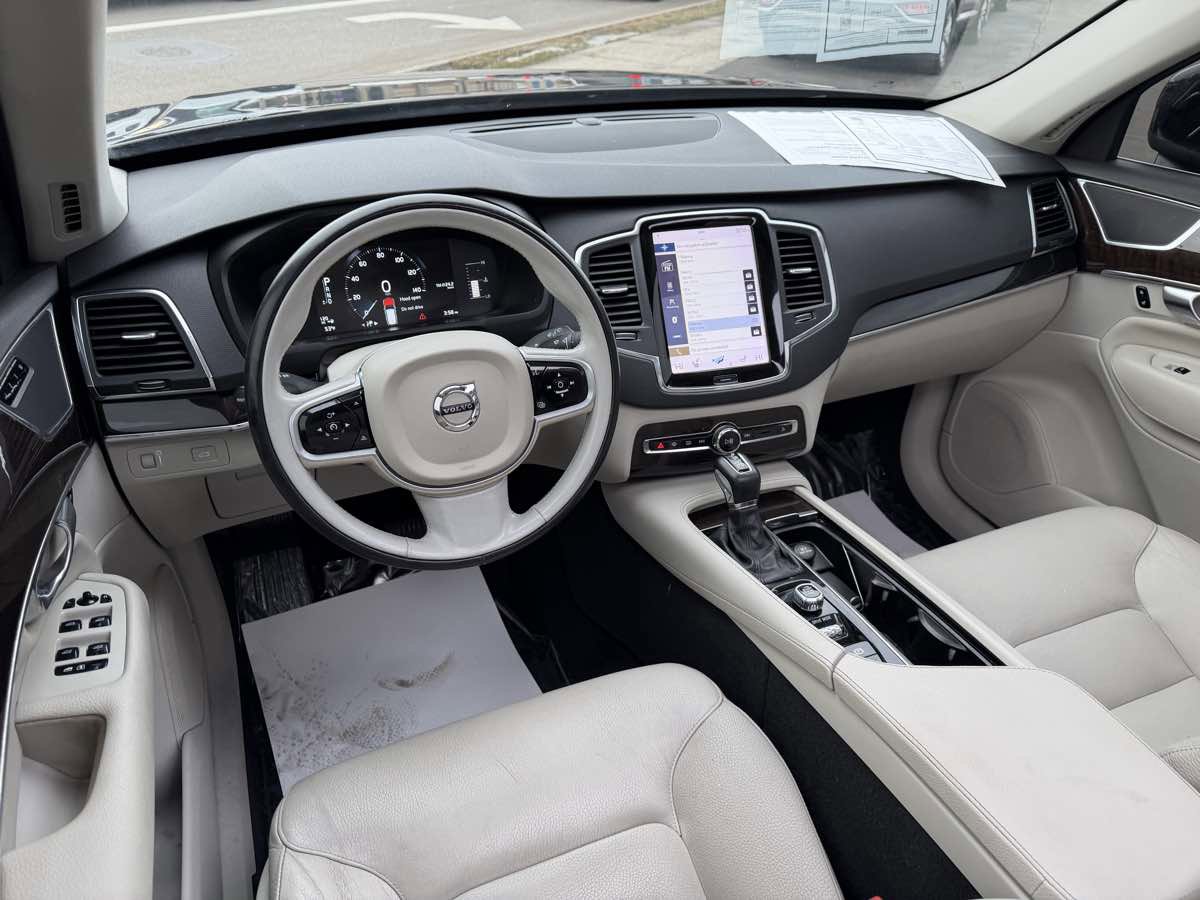 Used 2019 Volvo XC90 T5 Momentum w/ Protection Package Premier image 12