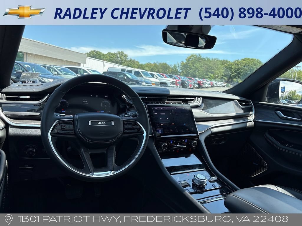Used 2023 Jeep Grand Cherokee L Overland AWD/4WD image 14