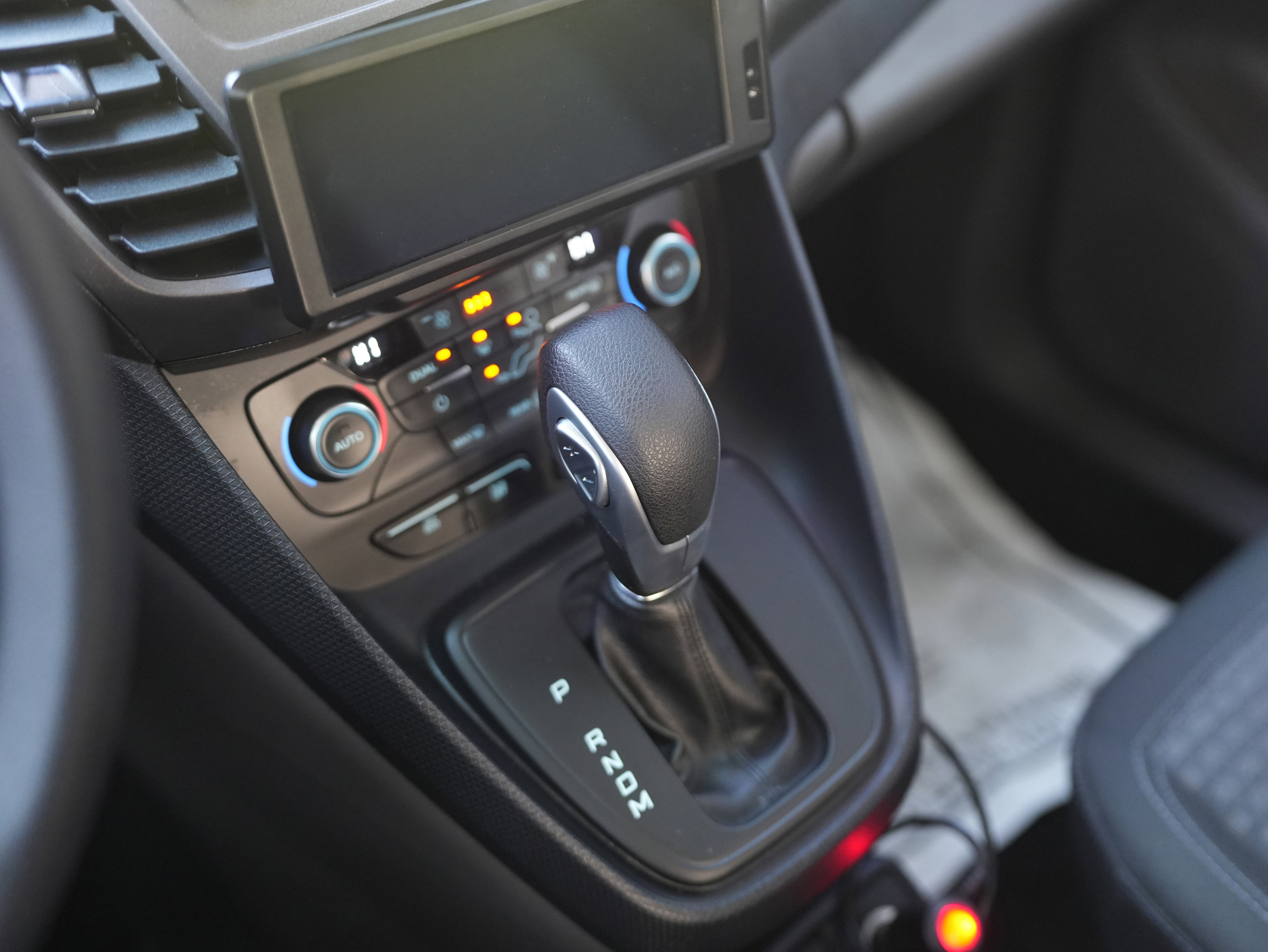 Used 2023 Ford Transit Connect XLT w/ Trailer Tow Package image 16