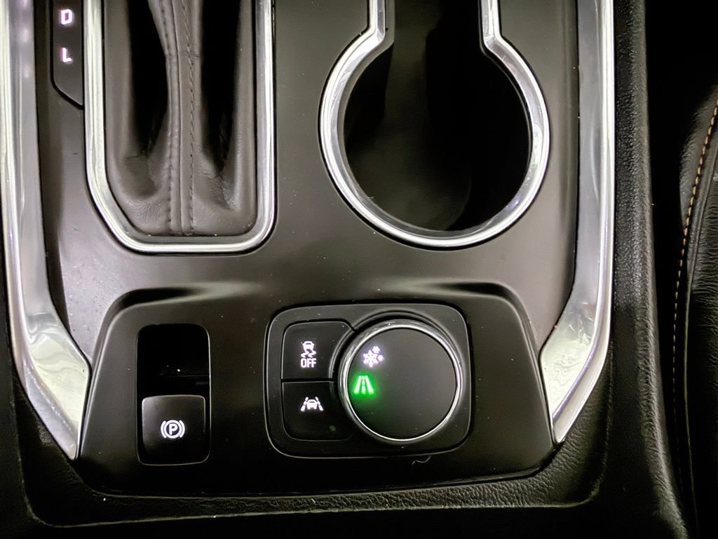 Used 2020 Chevrolet Traverse RS FWD image 41