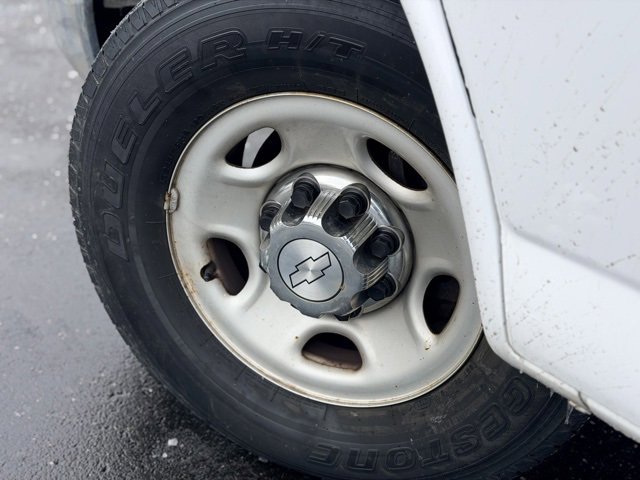 Used 2017 Chevrolet Express 2500 image 15