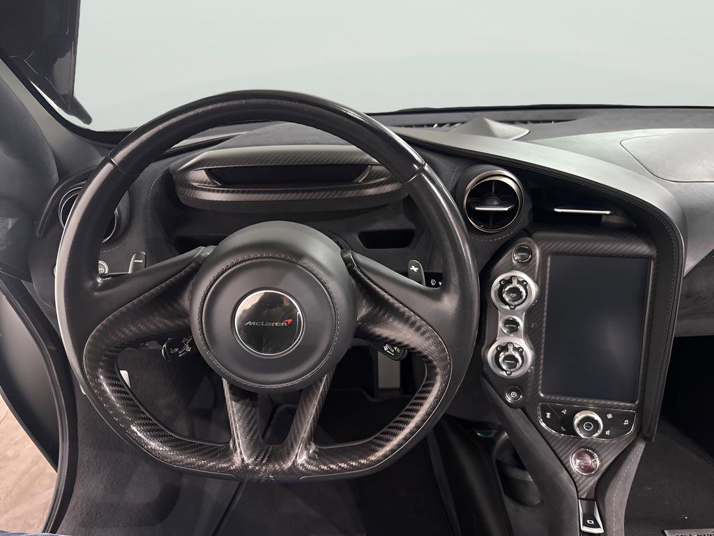 Used 2018 McLaren 720S image 15