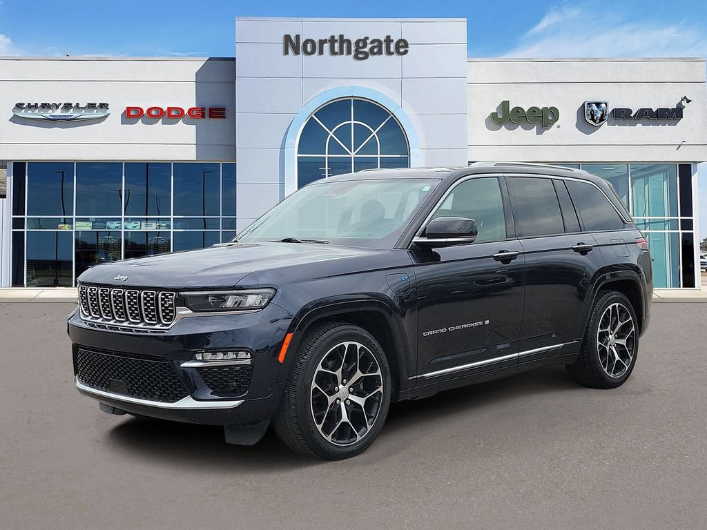 Used 2023 Jeep Grand Cherokee Summit AWD/4WD image 2