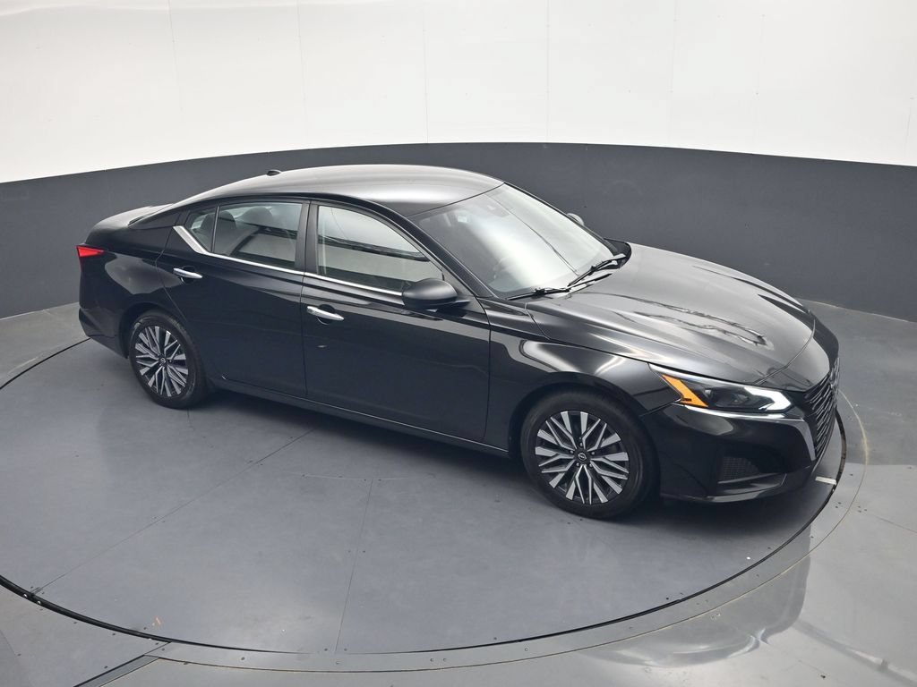 Used 2024 Nissan Altima 2.5 SV FWD image 22